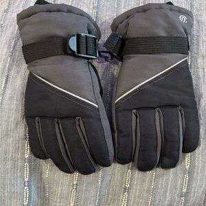 Boys champion snow/ ski gloves